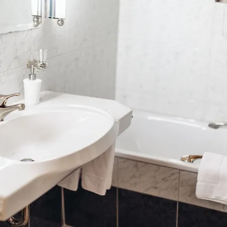 Spescha Ξενοδοχείο